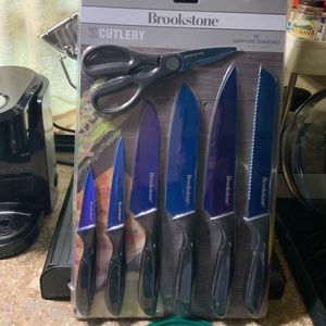 Brookstone 7 piece cutlery set never opened